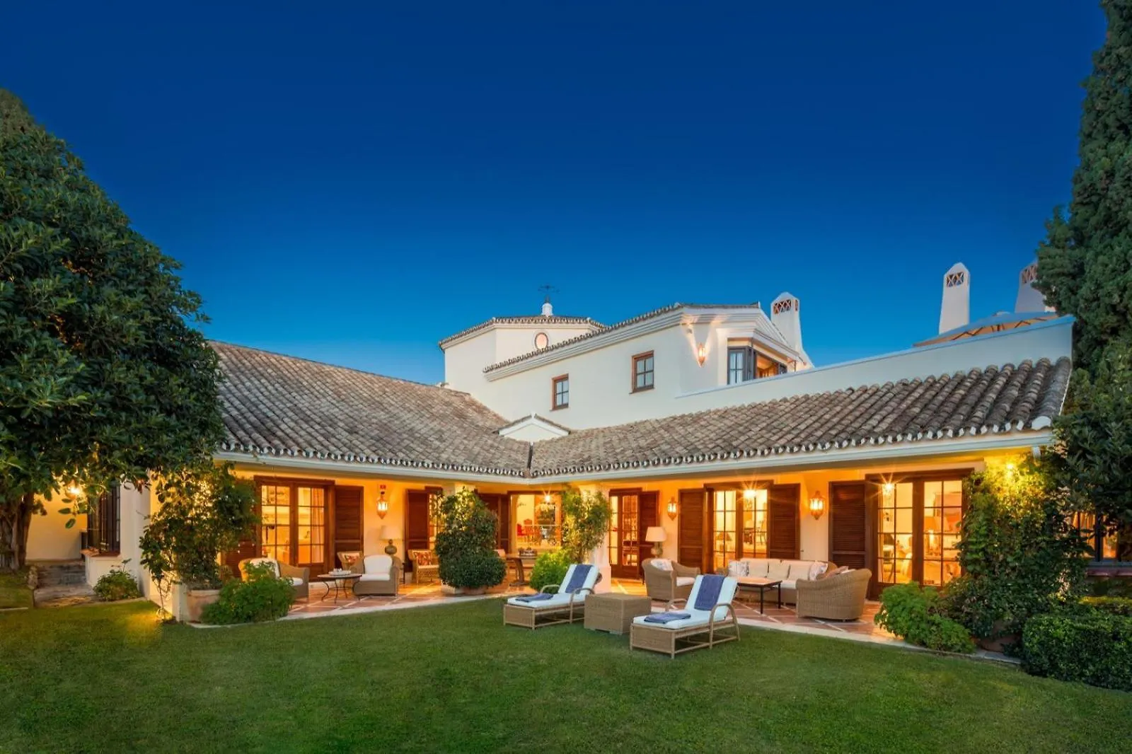 马尔韦利亚Cubo'S Luxury Mansion El Baron De Sierra Blanca别墅