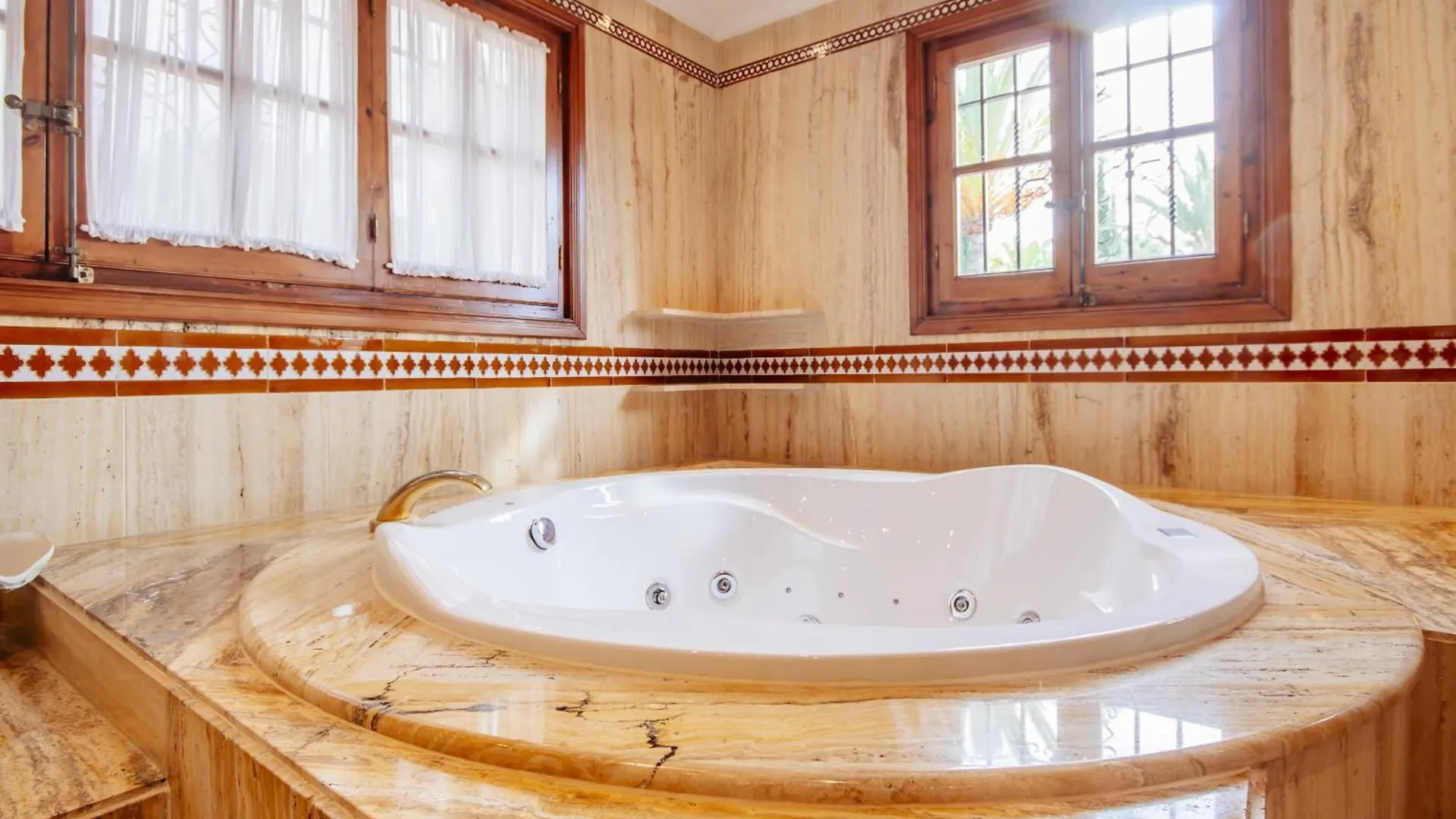 Cubo'S Luxury Mansion El Baron De Sierra Blanca Villa Marbella Spain