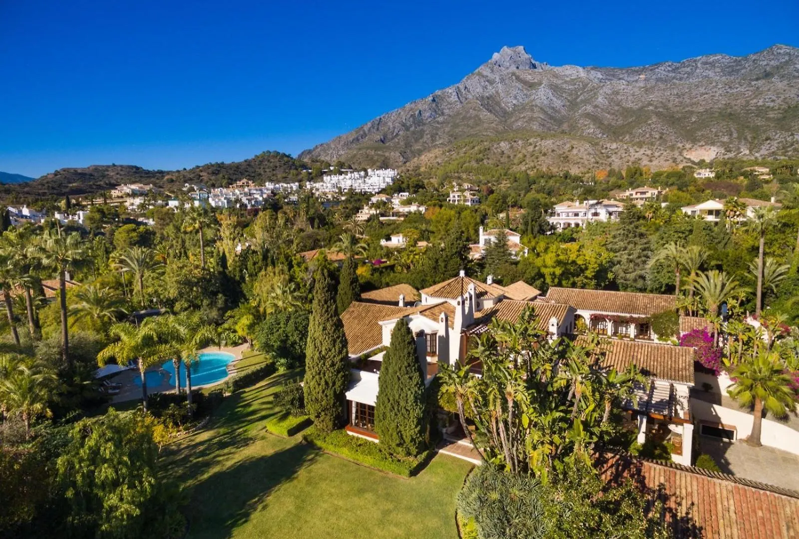 Cubo'S Luxury Mansion El Baron De Sierra Blanca Villa Marbella 0*,
